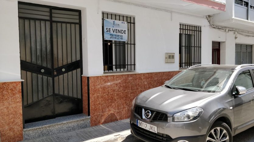 Piso en Ubrique, calle Zurbarán, Bajo.
